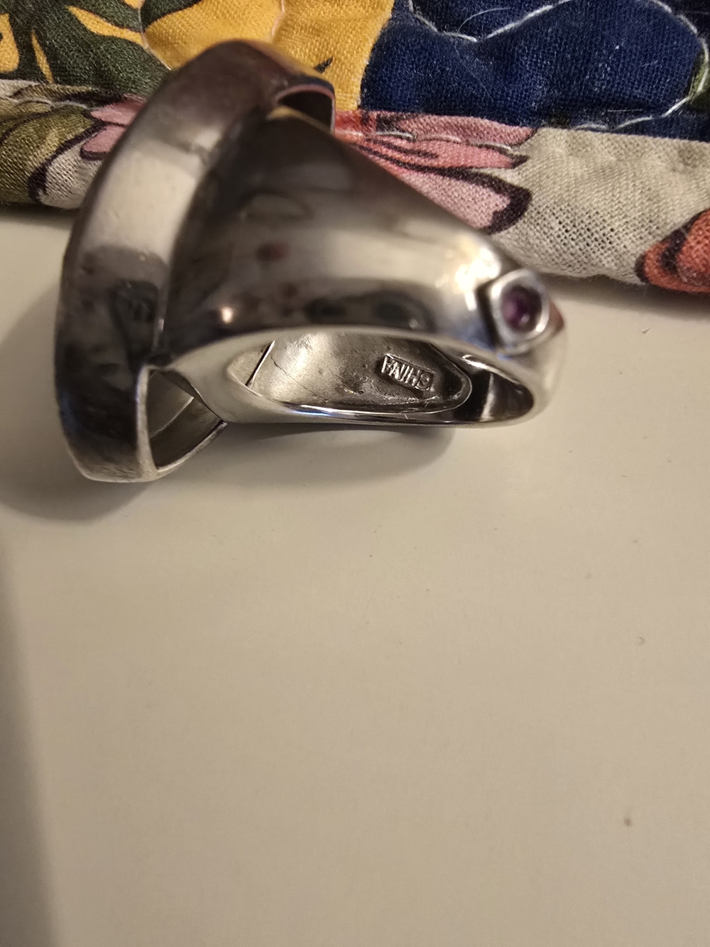 Silver Ring with Faceted Black Stone - Picture 2 of 2